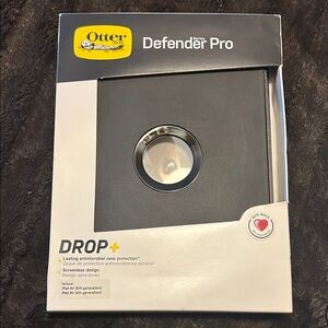 OtterBox Defender Pro Black Case for iPad Air (4th/5th Generation)